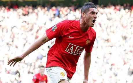 Doncaster Rovers have signed Federico Macheda on an initial one-month loan from Manchester United